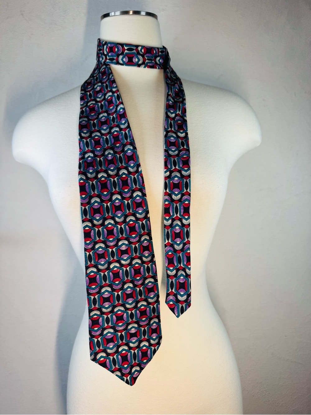 Oscar de la Renta Navy, Pink and Red Geometric Silk Tie